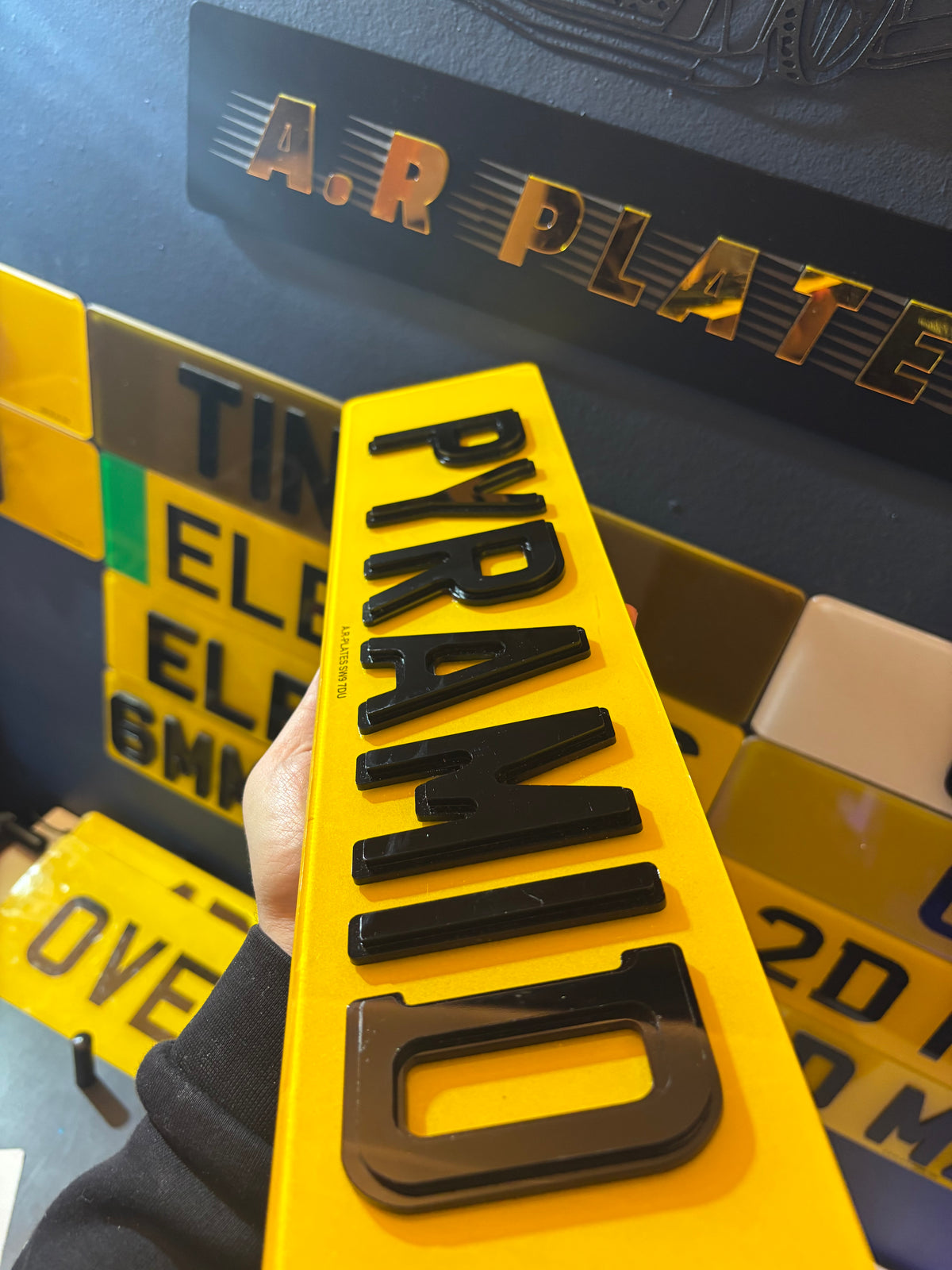 4D PYRAMID PLATES SET